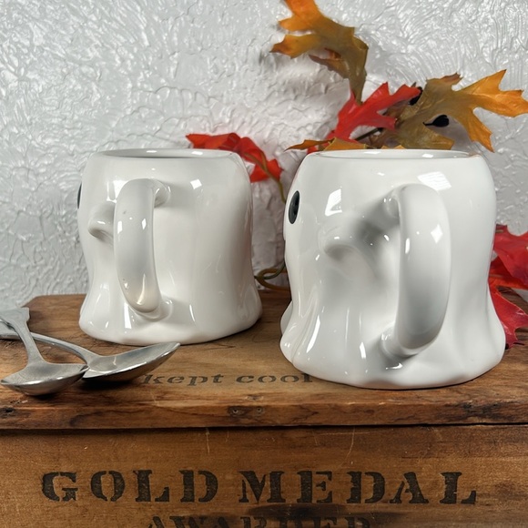 Ghost Mugs Threshold Grinning Ghost 10oz Mugs Set of 2 NWT Halloween Drink Cup - Picture 2 of 13